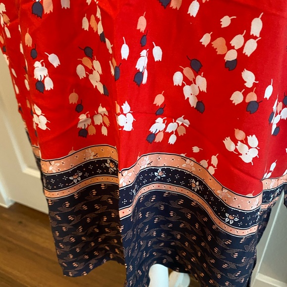 LOFT Tulip 🌷 Long Sleeve Top - Picture 7 of 10